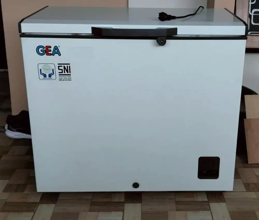 Jual Freezer GEA kapasitas 220 ltr
