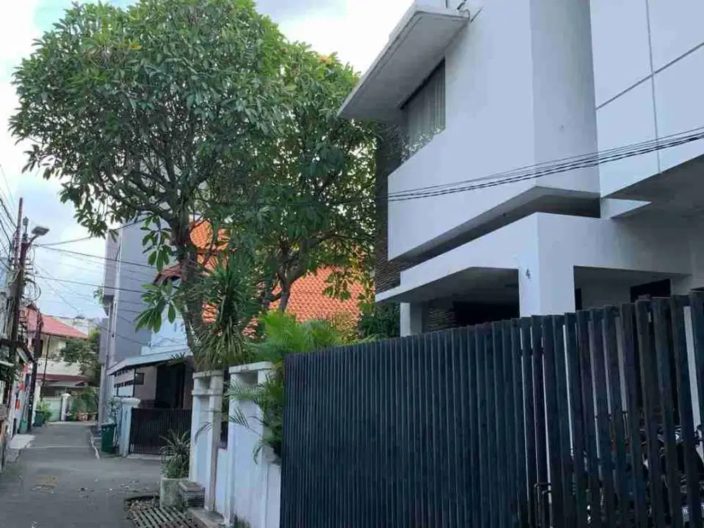 Rumah Cantik 2 Lantai Siap Huni Di Tebet Timur