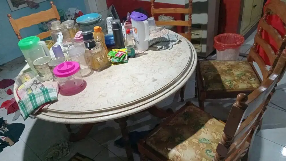 Meja makan marmer jati