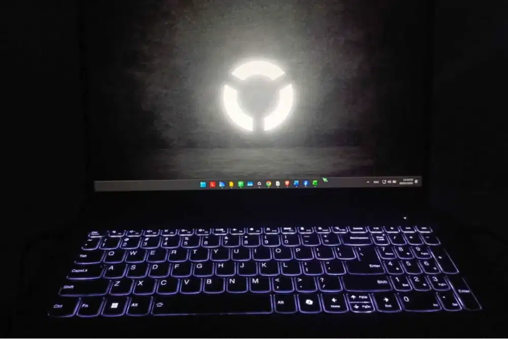 Jual cepet Laptop Gaming Lenovo LOQ 15 essential 15AX9E Intel core i5-