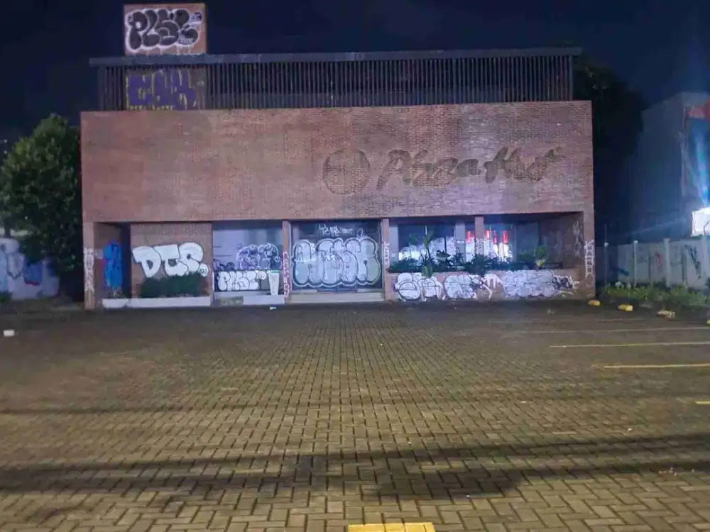 Disewakan Ruang usaha pi gairah jalan raya, cocok segala jenis usaha. restoran,Cafe showroom.