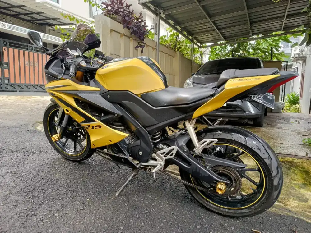 Yamaha R15 V3 Spesial Yellow Version
