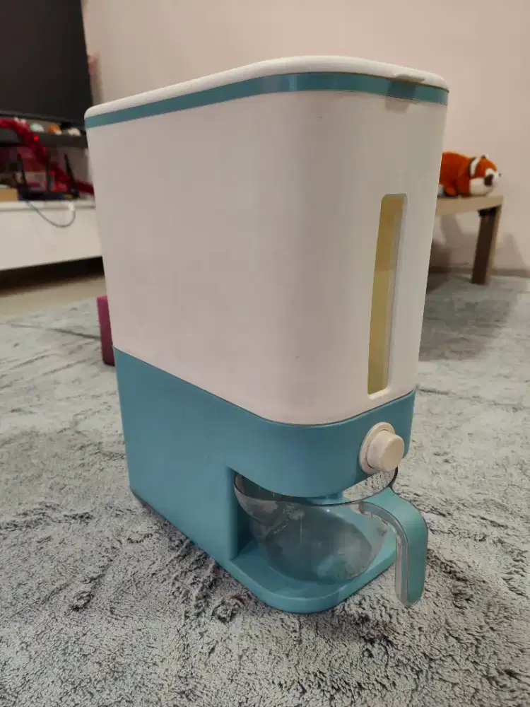 Wadah penyimpanan beras rice box