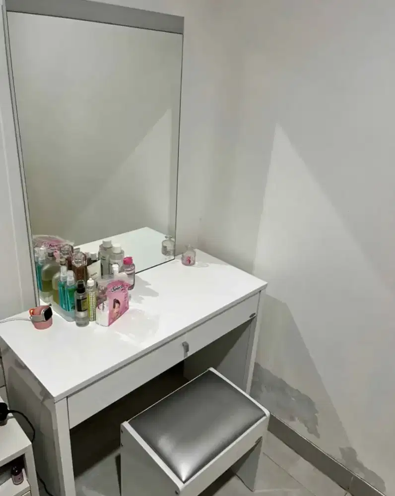 Dijual meja rias informa