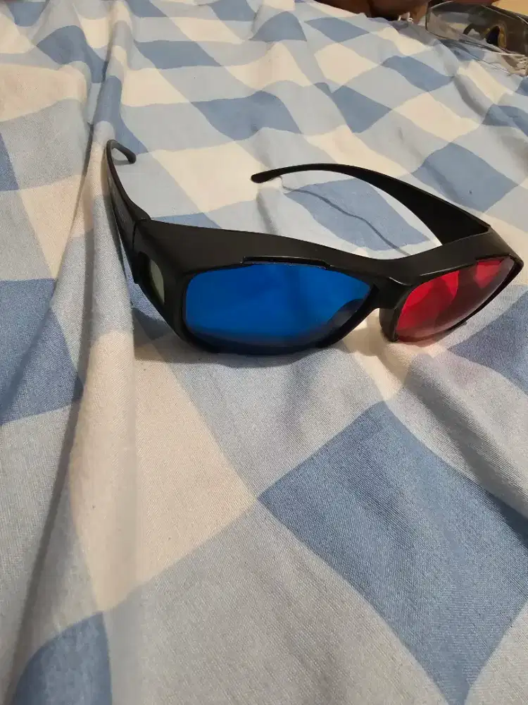 Kacamata 3d red blue
