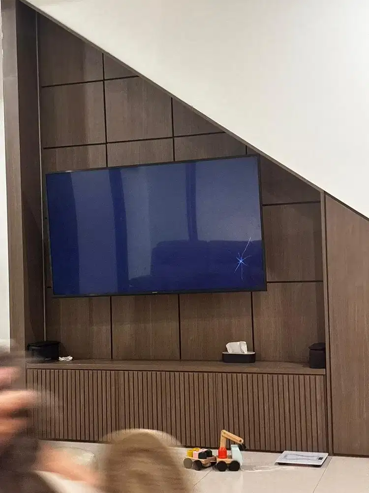 Sony bravia x75 pecah LCD