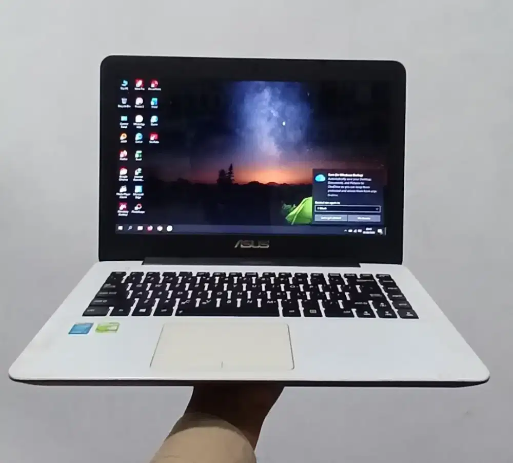 Asus Core i3 Ram 8GB ssd 128gb HDD500GB Dual Vga