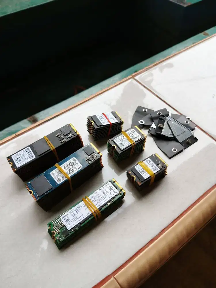 Dijual SSD M.2 NVMe 256 / 512 GB 2242 & 2280 Gen 4x4 Health 100%