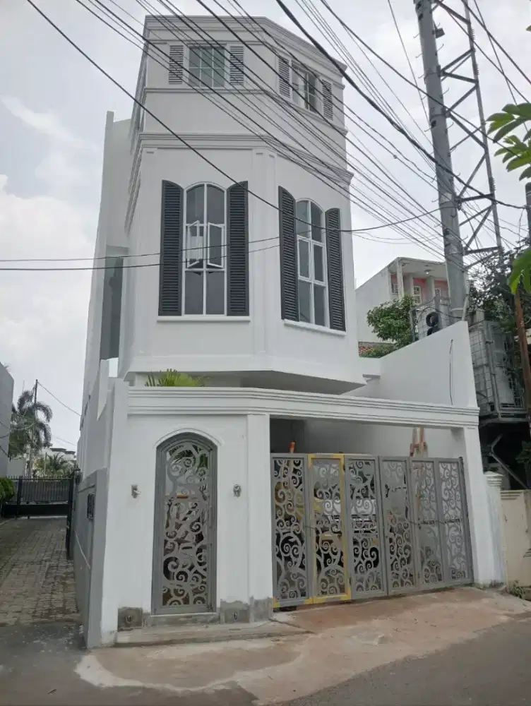 Jual rumah di kawasan kemang timur, bebas banjir, aman, '
