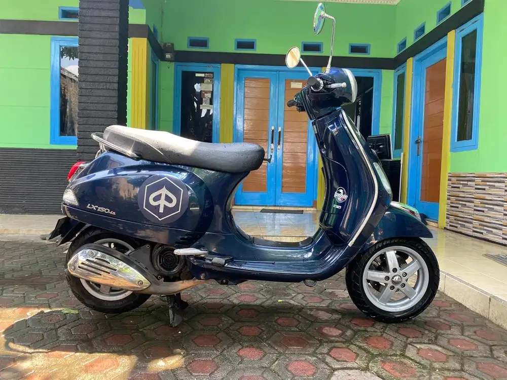 Vespa LX 150ie 2C