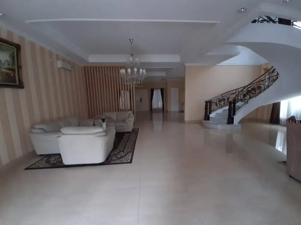 Dijual Rumah 2 Lantai Rapi dan Luas Semi Furnish di Tebet Timur ,Jaksel