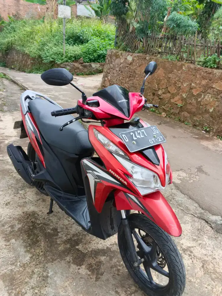 Vario kzr 125 merah 2012