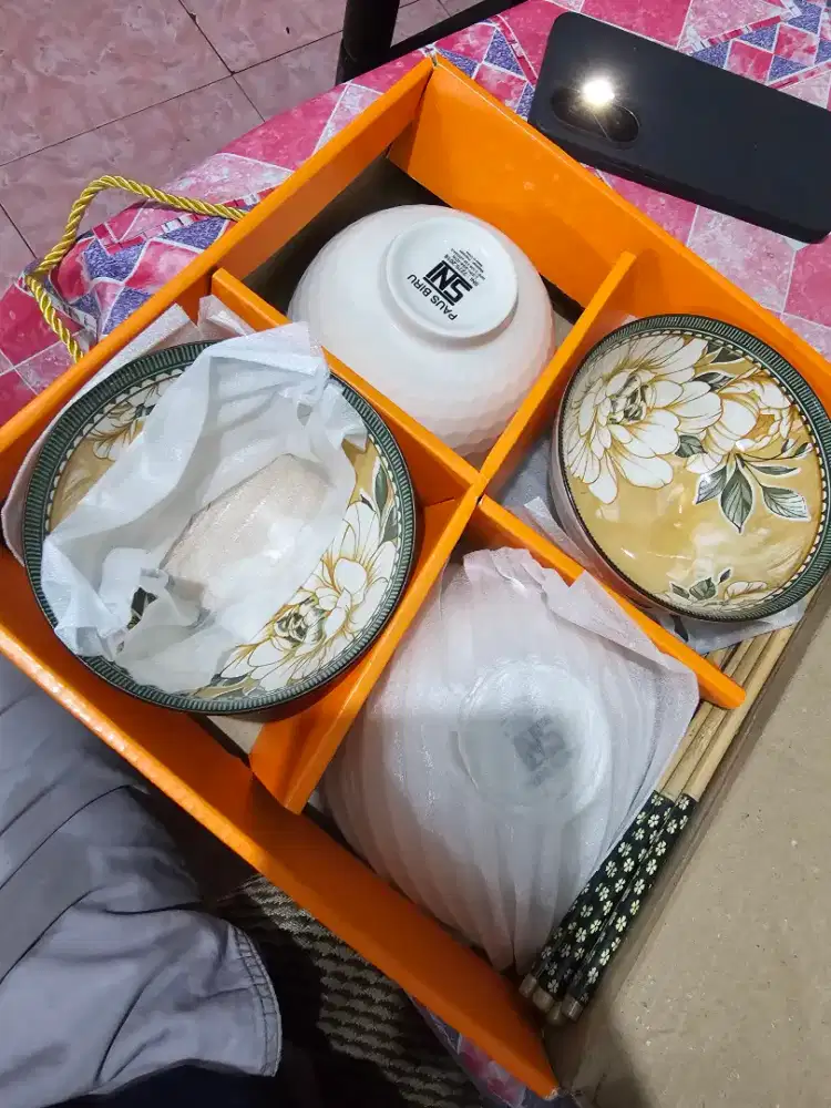 Alat makan keramik set