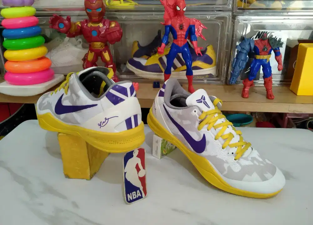 Sepatu Basket Nike Kobe Lakers size 46