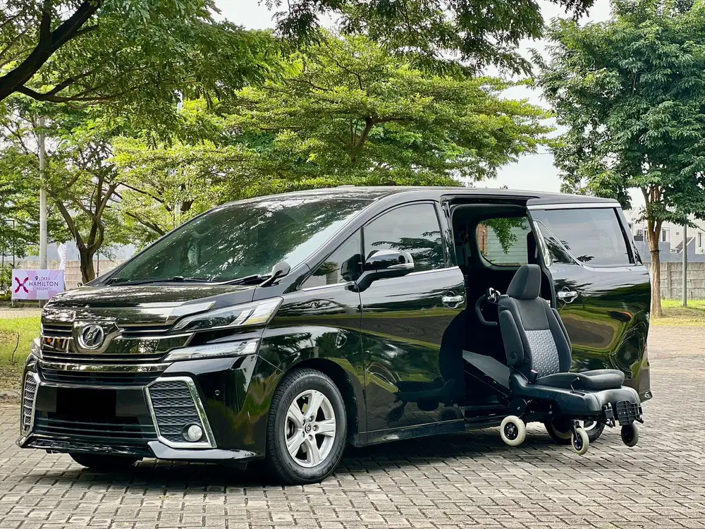 Toyota Vellfire 2.5 Z Wheelcab CBU AT 2016