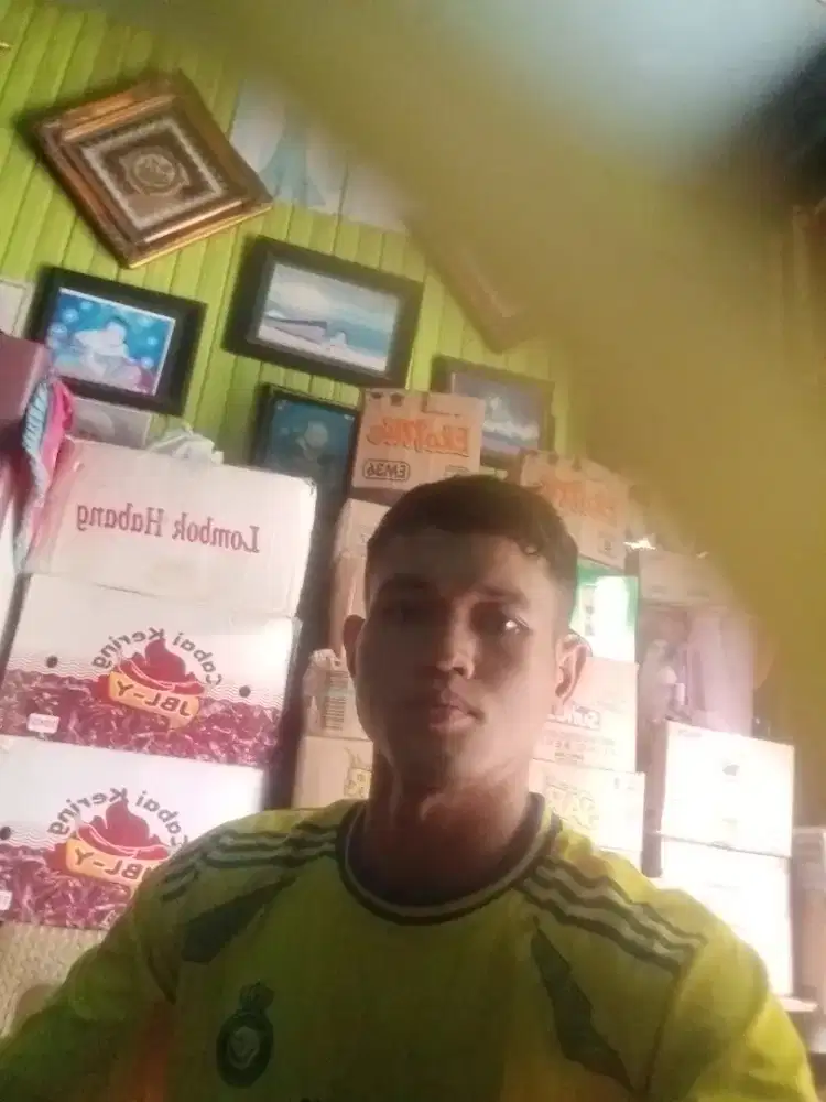 Disini menyediakan jasa sopir plus angkat barang dan bongkar muat .