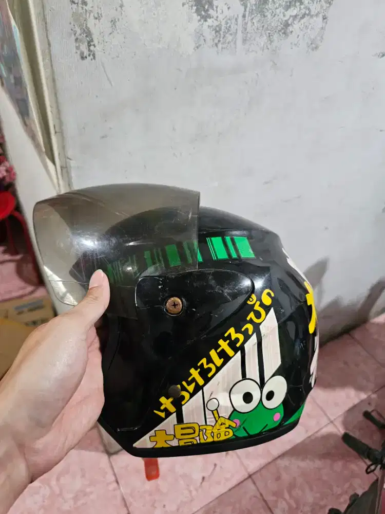 Helm anak kecil