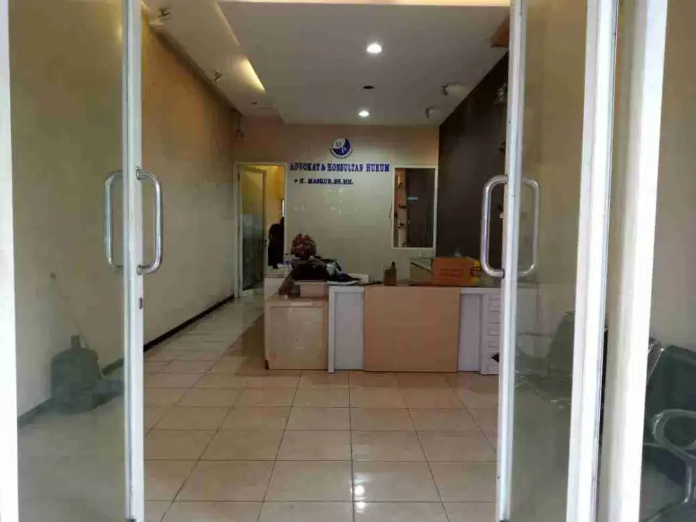 dijual ruko cantik siap huni dua lantai dekat berbagai macam instansi