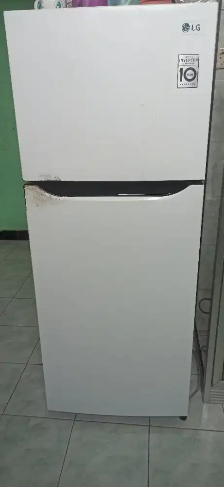 Kulkas LG, 2 pintu, kondisi blm pernah servis beku dingin