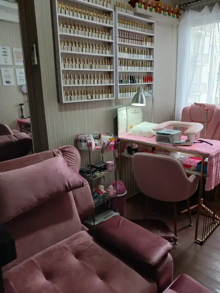 LOKER UNTUK WANITA YANG BERPENGALAMAN NAILART & EYELASH