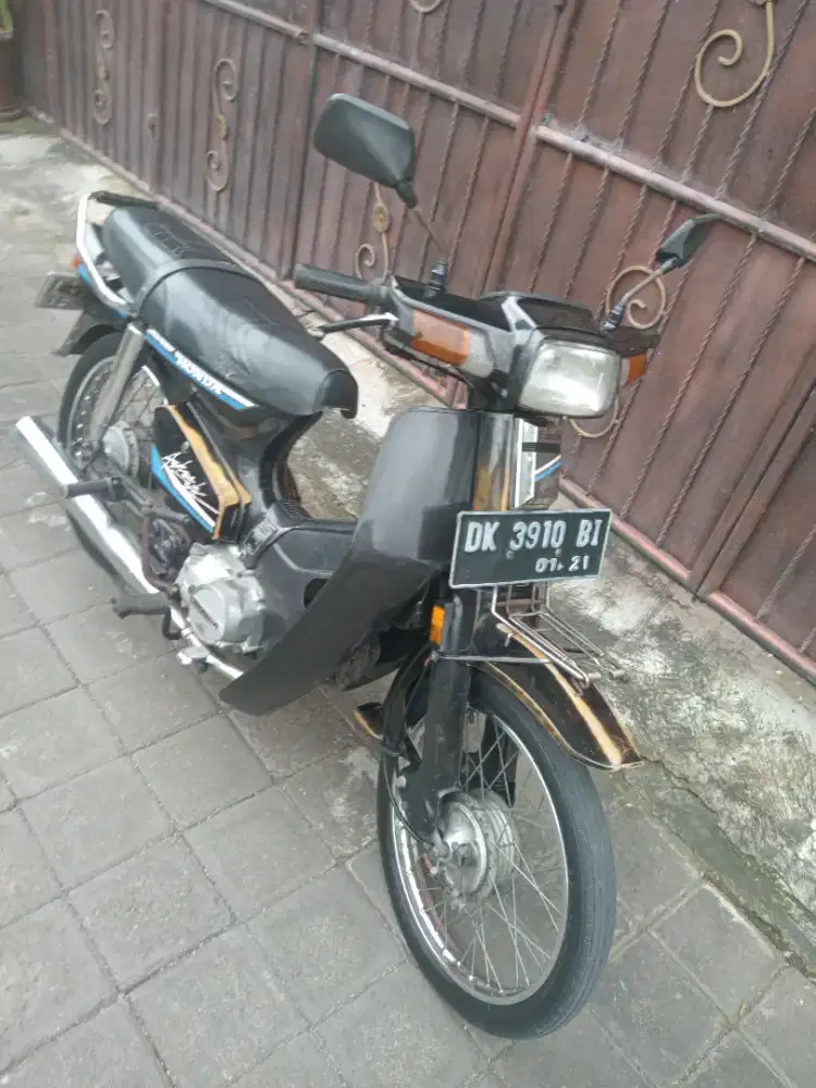 menawarkan untuk dipinang