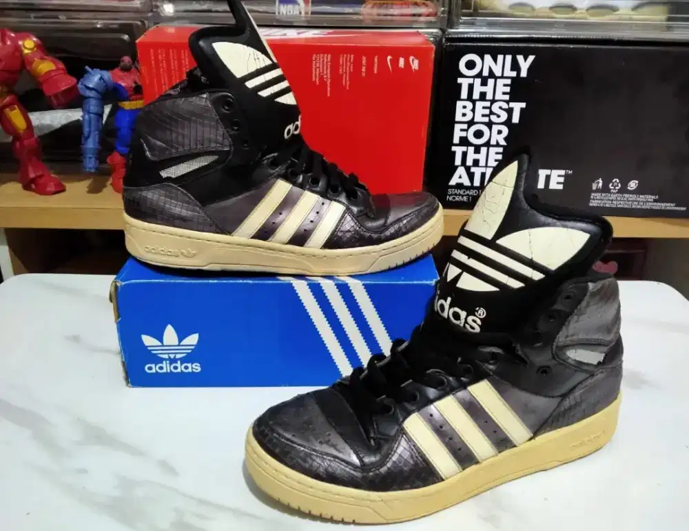Sepatu Adidas Metro Vintage