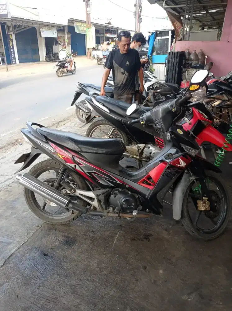 DiCARI.. Supra x 125 dd , 2008 up 2009 fi 2013 up 2010 cw 2011 u 2012