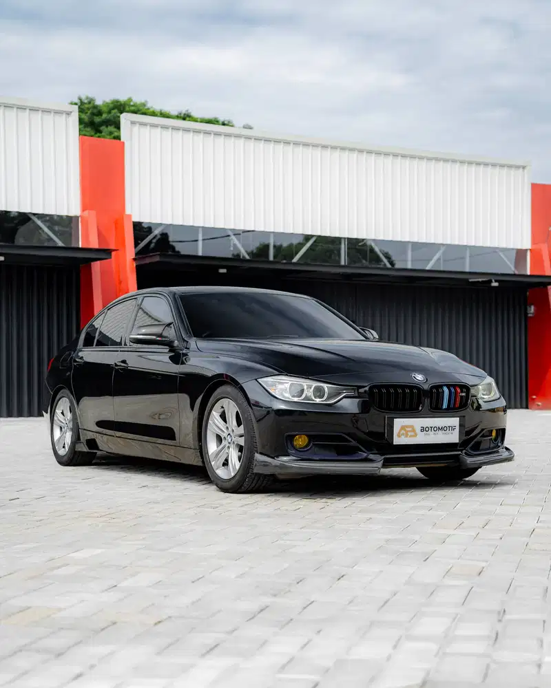 BMW 320i Sport Line F30 Black 2014