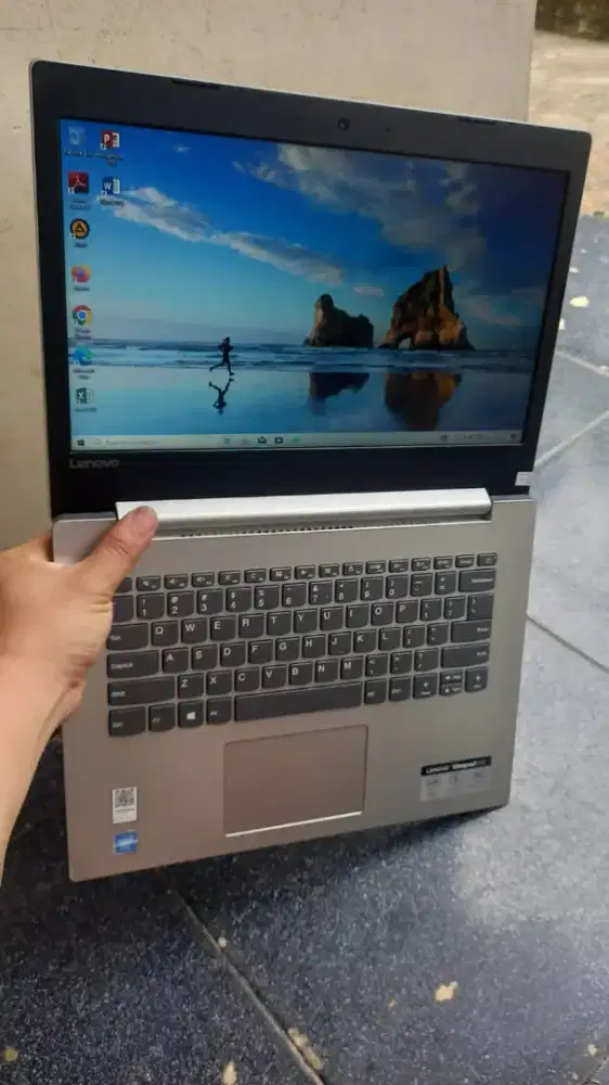 Laptop lenovo 330 ssd