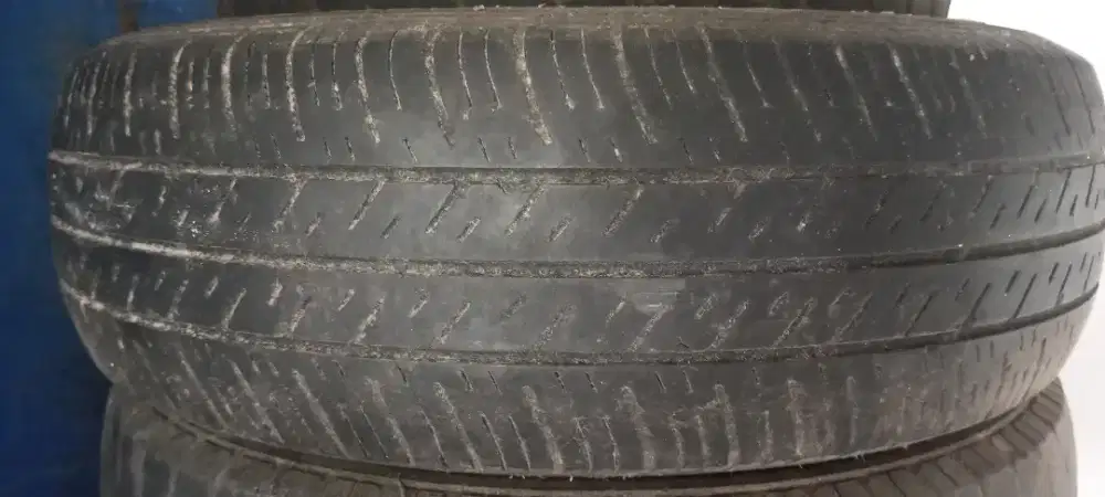 Ban mobil dunlop sp 10m 185/70 R14