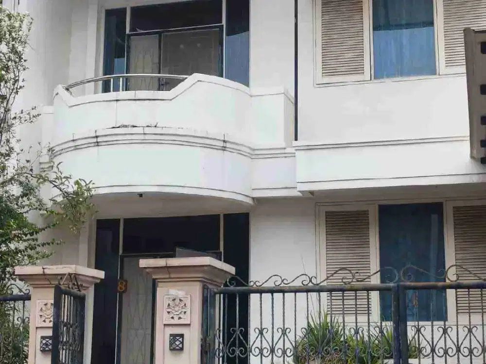 Dijual Murah Rumah Semi Furnished 2 Lantai di Pulau Dewa Modernland Tangerang