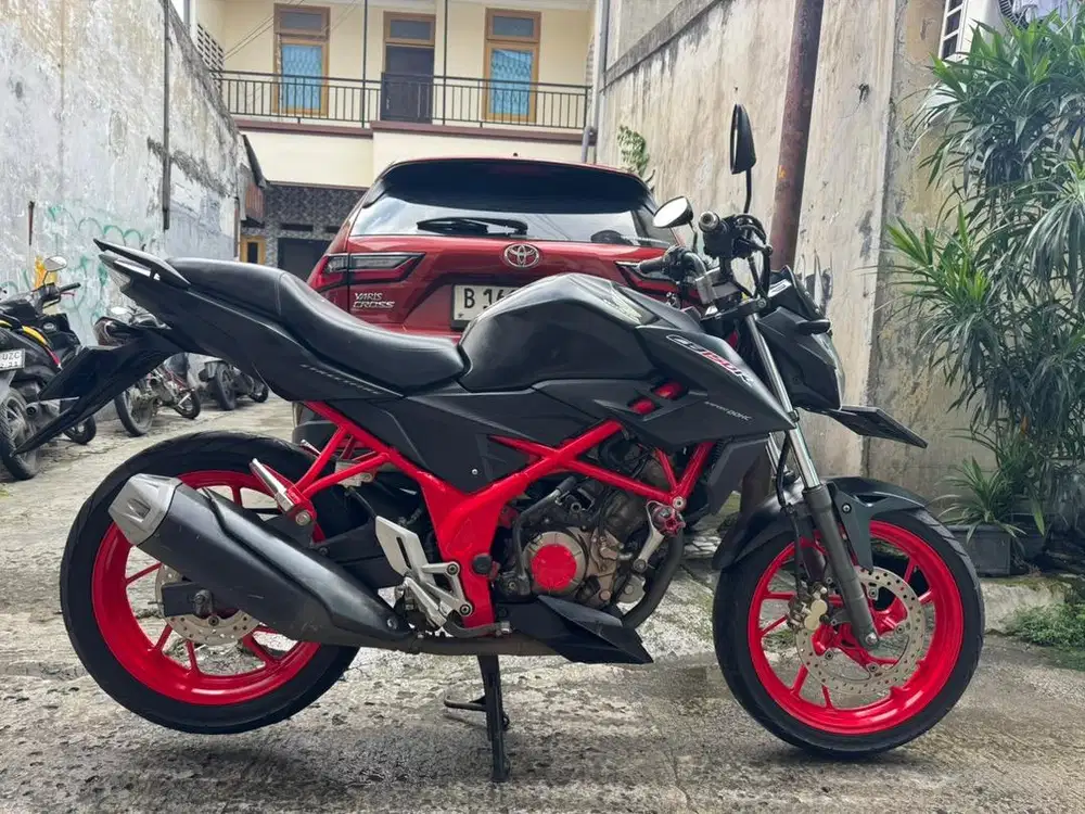Honda CB 150 R thun 2017 pajak hidup mesin halus jozz siap gas gan.