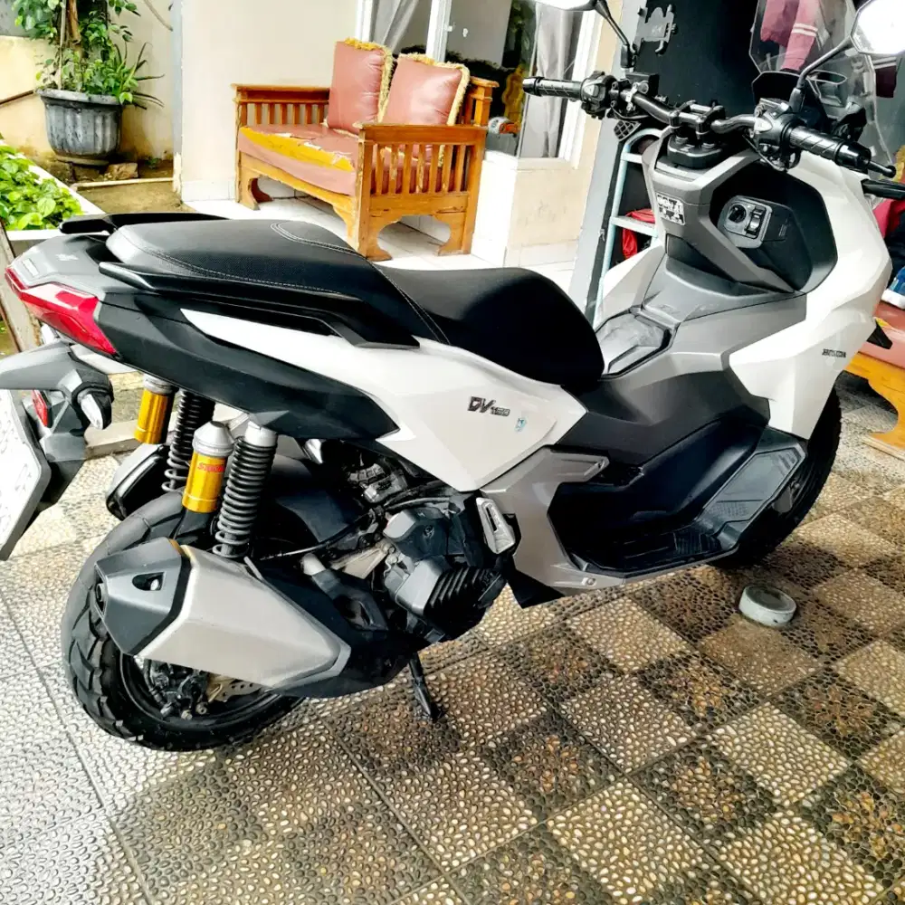 Jual honda adv 160 cbs putih