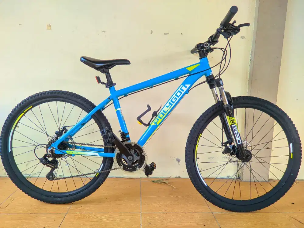 sepeda MTB Polygon monarch 4
