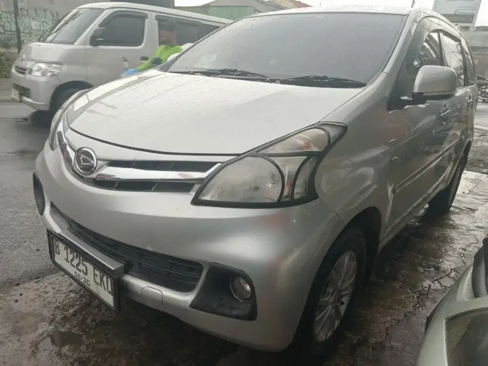 Daihatsu new Xenia R dlx mt th 2014