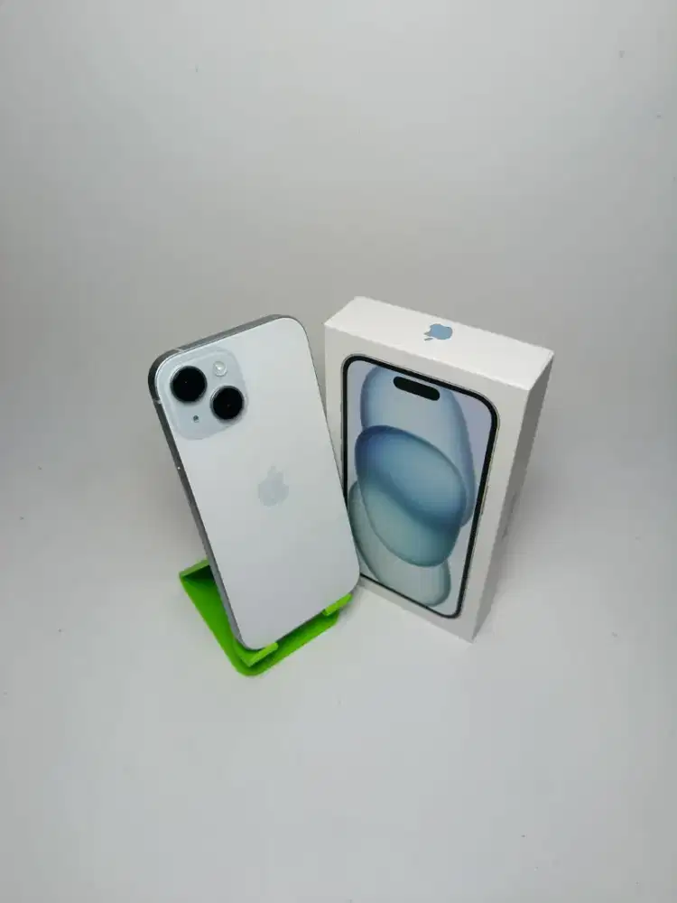 Apple iPhone 15 kapasitas 512GB blue