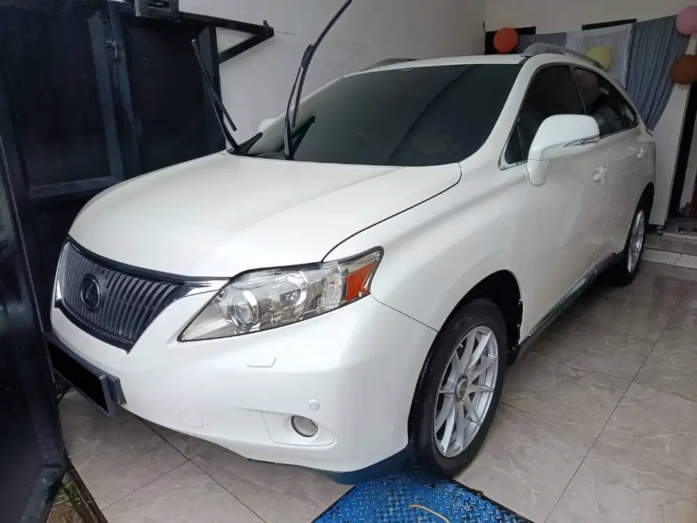 Toyota Lexus RX350 Tahun 2010 - 2011 Good Condition