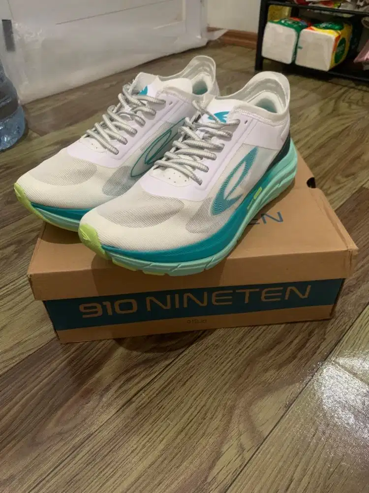 Sepatu 910 Geist Ekiden Hyperpulse