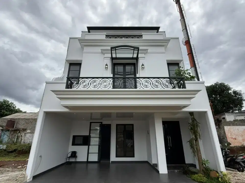 Brand New HouseJagakarsa 4 Lantai Rooftop  Nempel Jalan Tol Jakarta Selatan