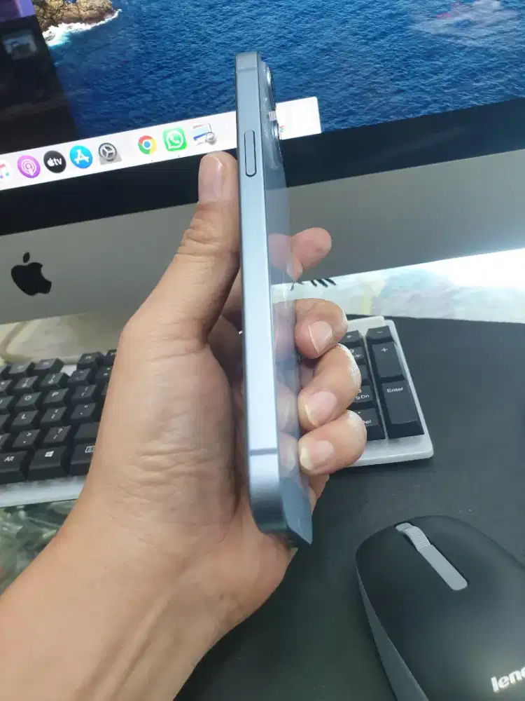 Iphone 14 plus unit lock mulus . Orangnya meninggal jadi ga tau passwd