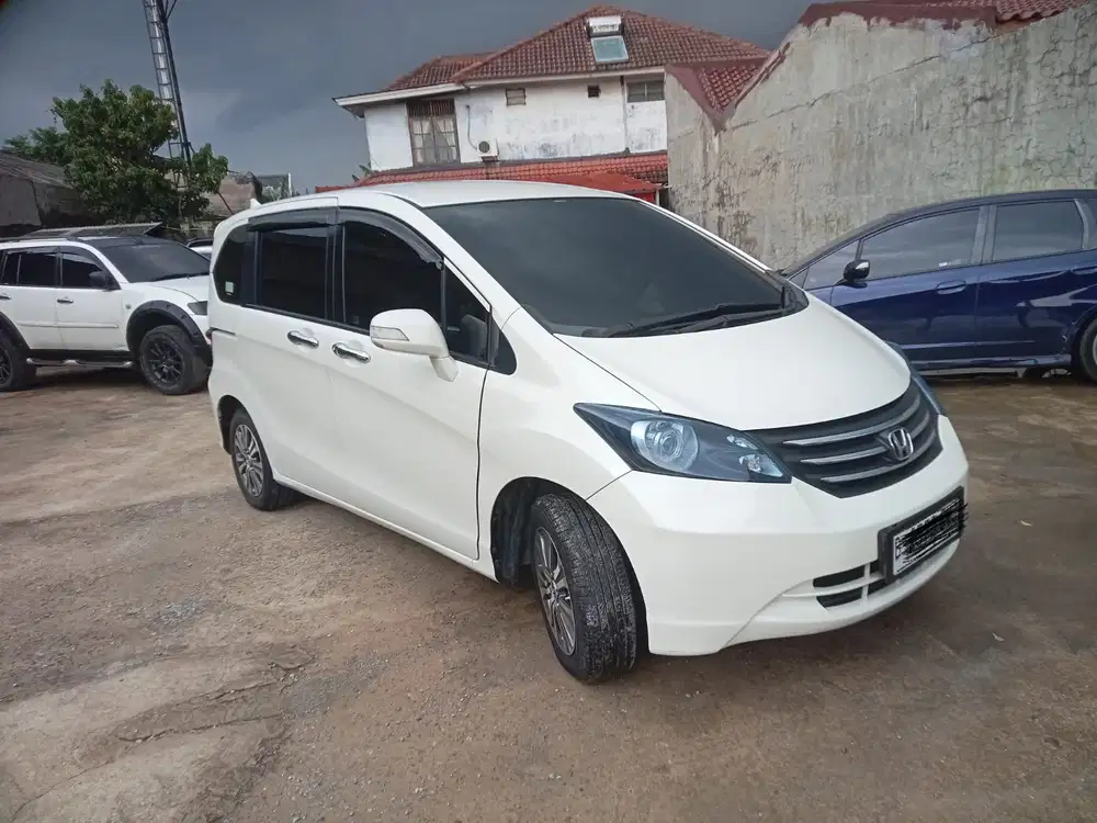 Honda Freed 2010 Bensin
