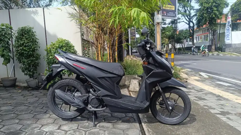 Beat Deluxe  km 9 rb