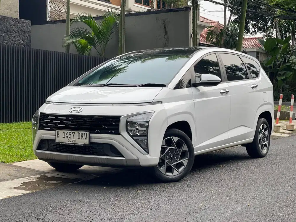Hyundai Stargazer Prime Non Capt Seat AT 2023 Putih Two Tone veloz q