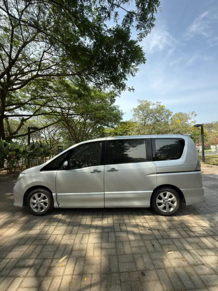 Nissan Serena Highway Star 2013 Bensin