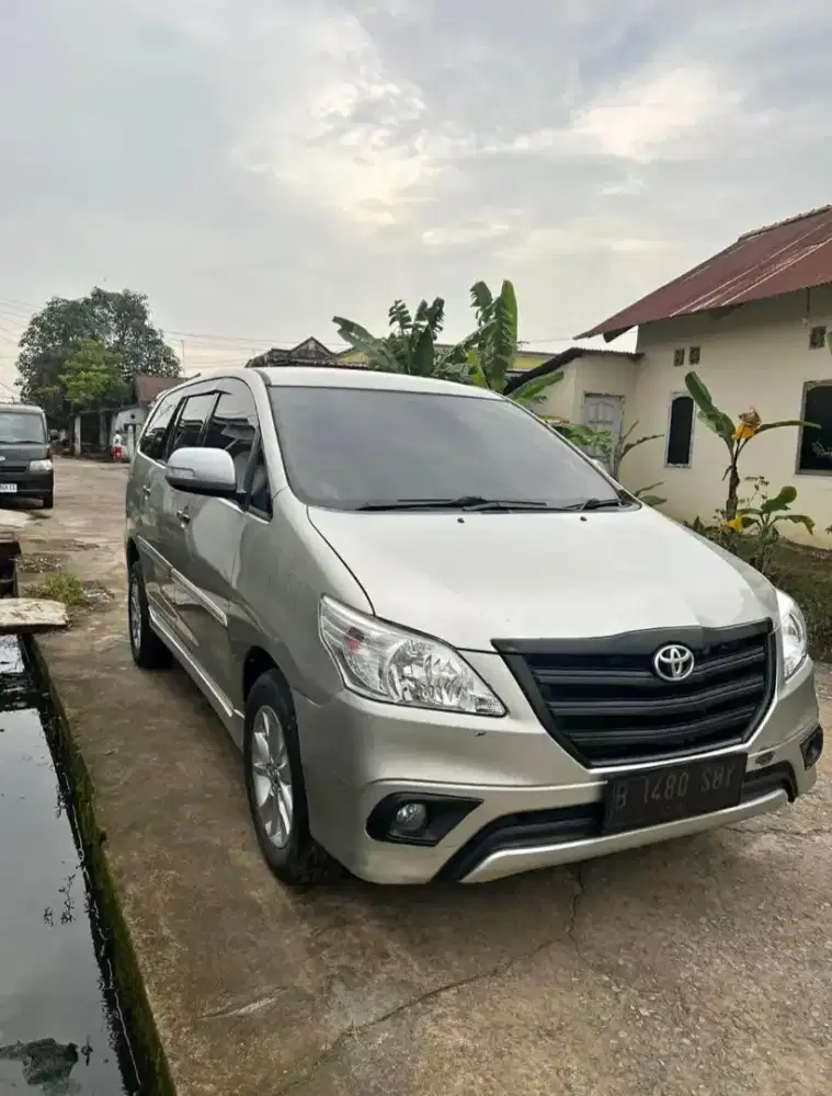 Jual Cepat Kijang Inova Matic type V thn 2011 upgrade 2015