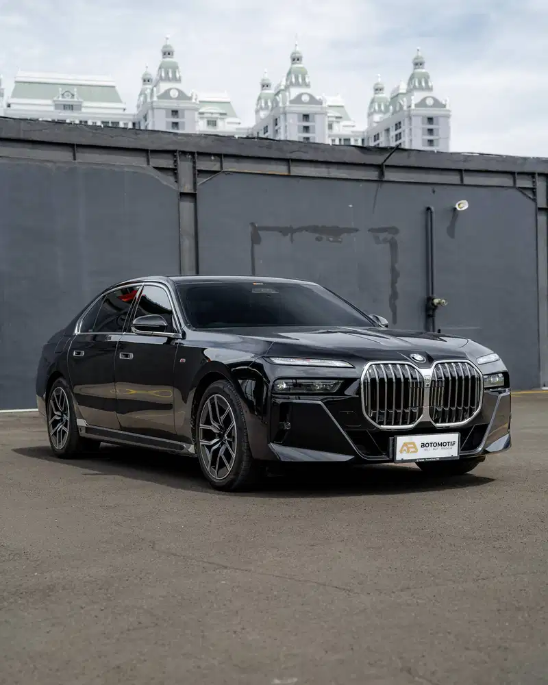 BMW 735i M Sport G70 Black