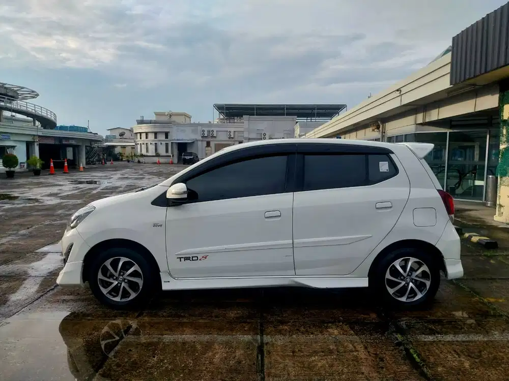 Toyota Agya 2017 g a.t trd km 70rb an