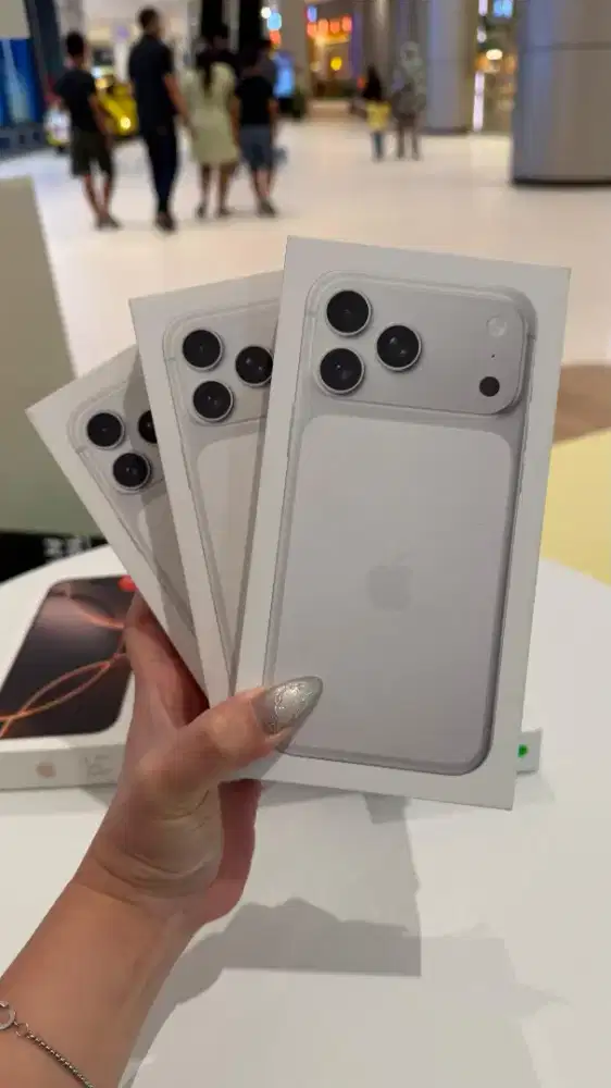 Iphone 17 ProMax 256 New Silver dan Orange