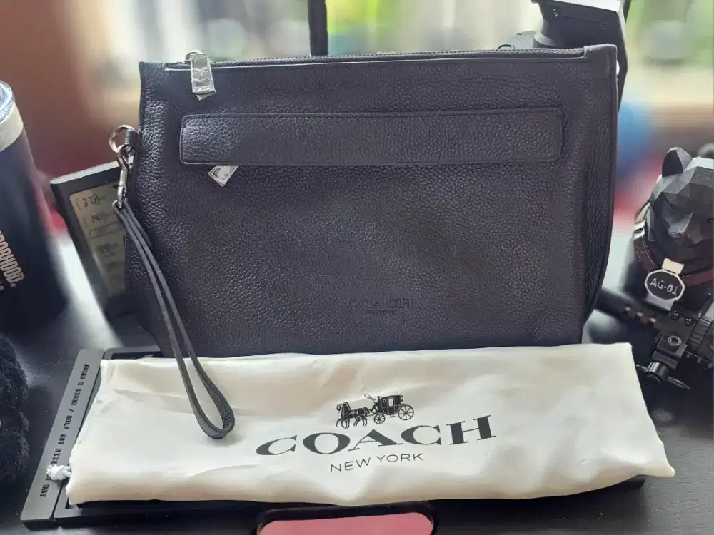 Pouch Coach Tas Tangan