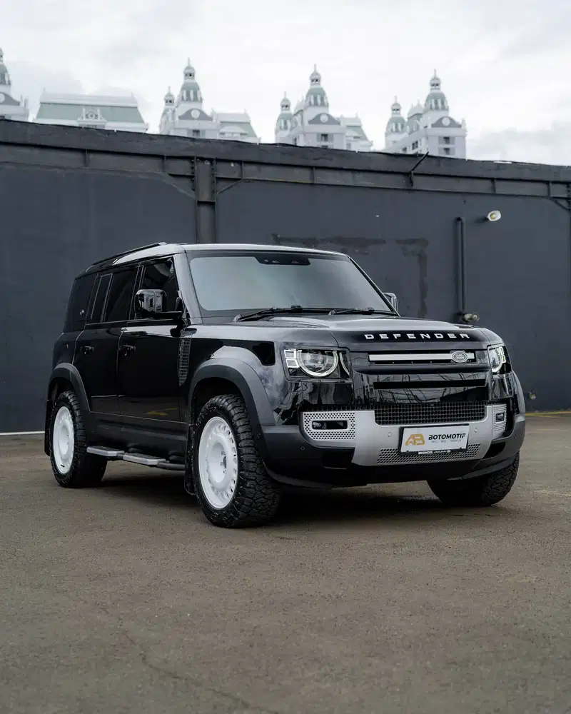 Land Rover Defender 110 2.0 P300 Black